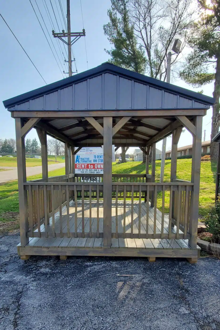 Pavilion with perimeter railings