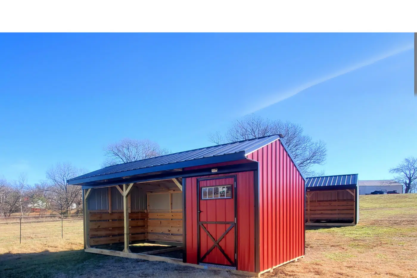 Custom loafing shed providing pasture shelter