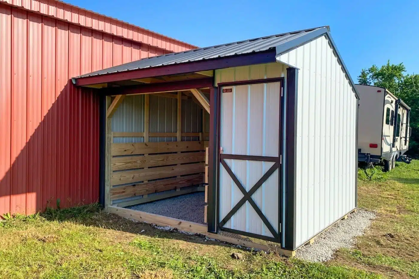 what is a loafing shed